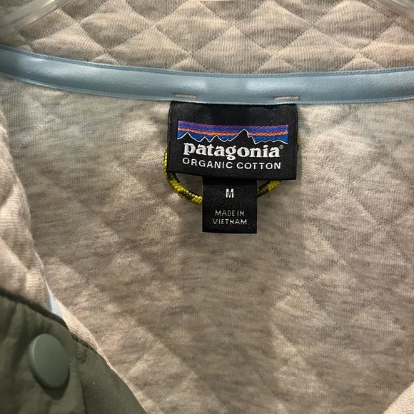 Patagonia Quilted Pullover in Cream and Olive - Picture 2 of 4